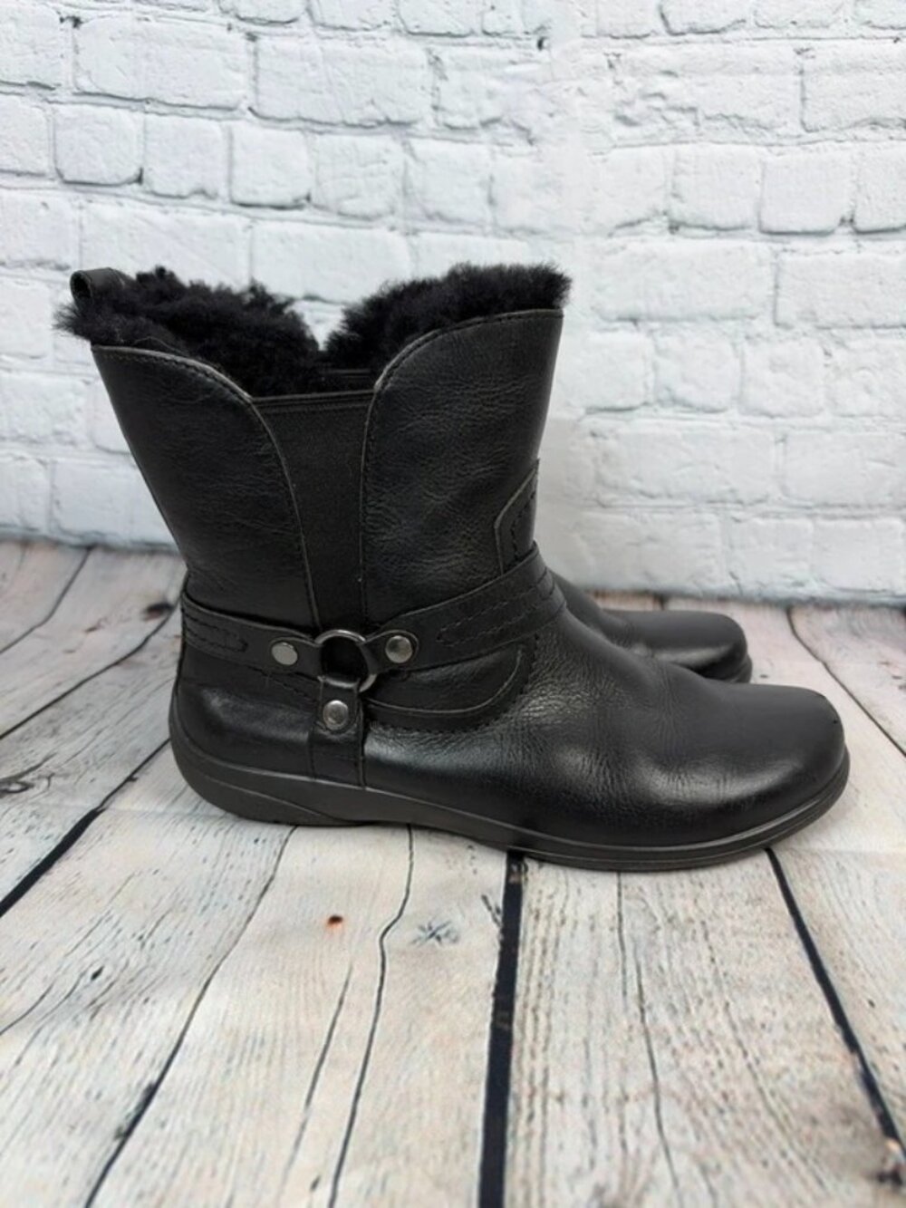 Abeo Zoey winter boots size 8